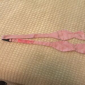 Vineyard Vine bow tie